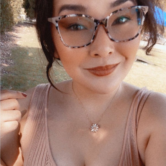 Meet your Posher, Athena - Picture 2 of 7